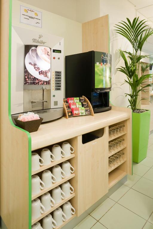 纽波特宜必思快捷酒店 外观 照片